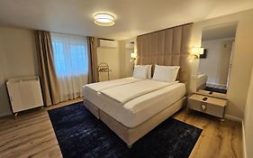Hotel Queen
